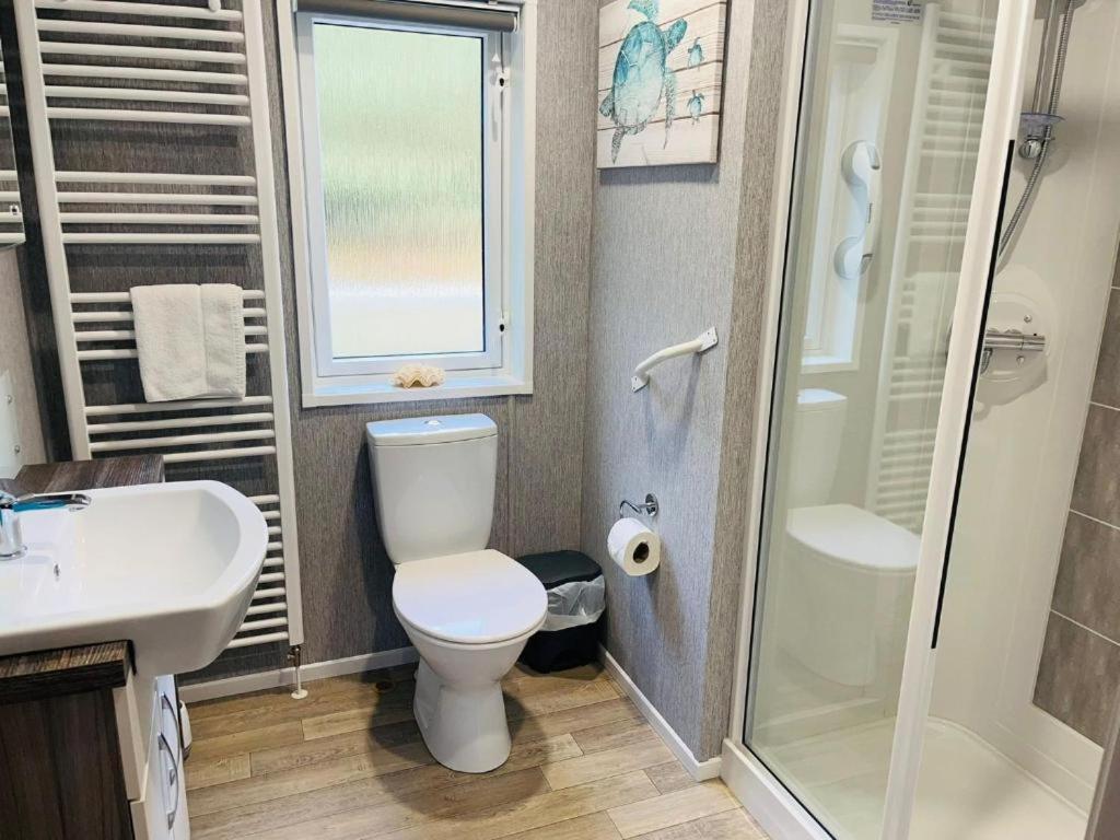 Ashworth Lodge With Hot Tub Barmby on the Moor Værelse billede